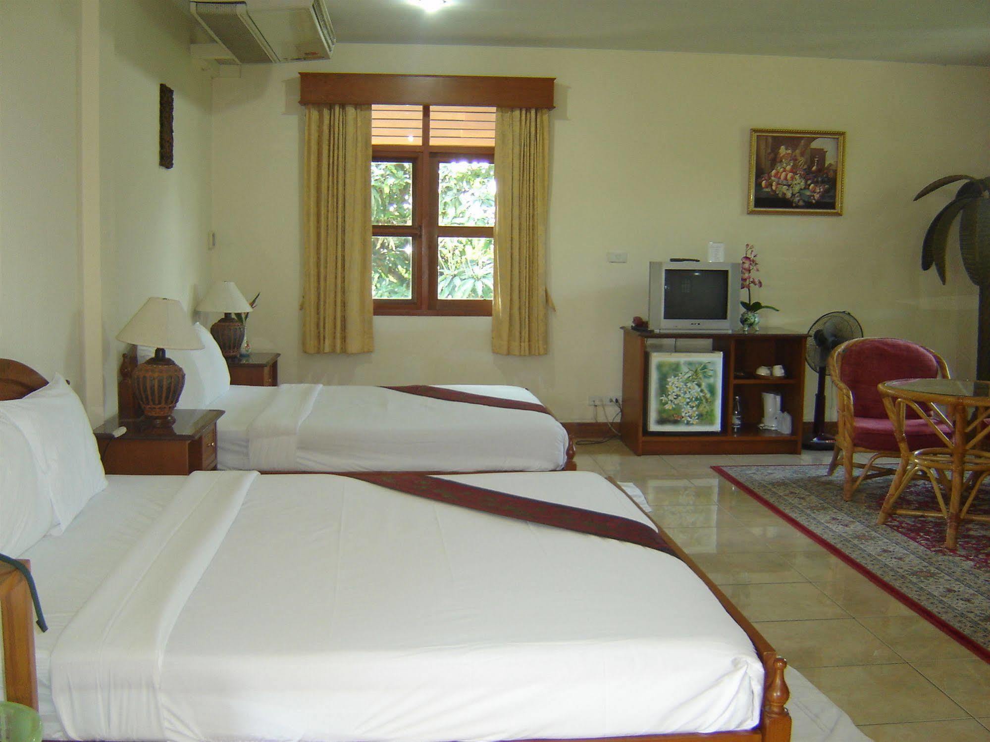 Golden Cupids Hotel Chiang Mai Buitenkant foto